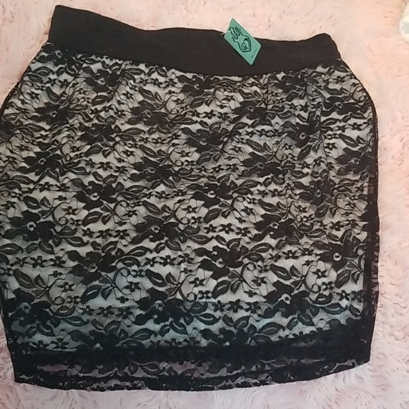 Torrid black lace Pencil skirt Nwt - Picture 6 of 12